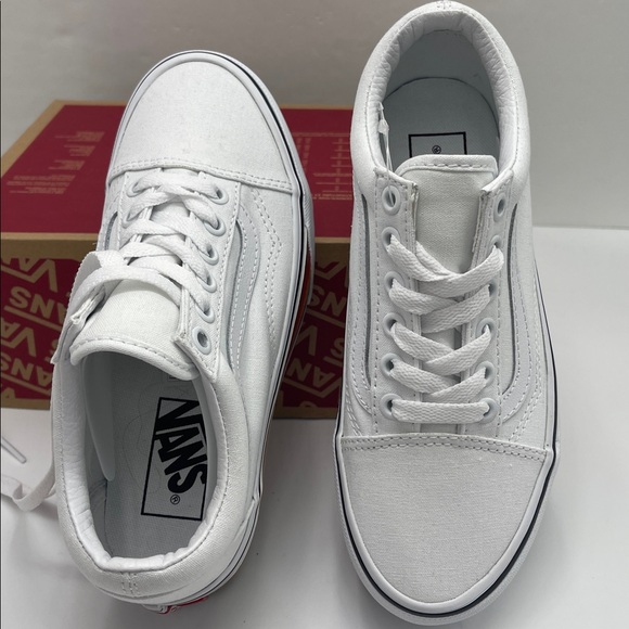 Vans WMNS Old Skool Stacked
Pride Rainbow
VN0A7Q5MRNC Platform Sneakers - Picture 12 of 16